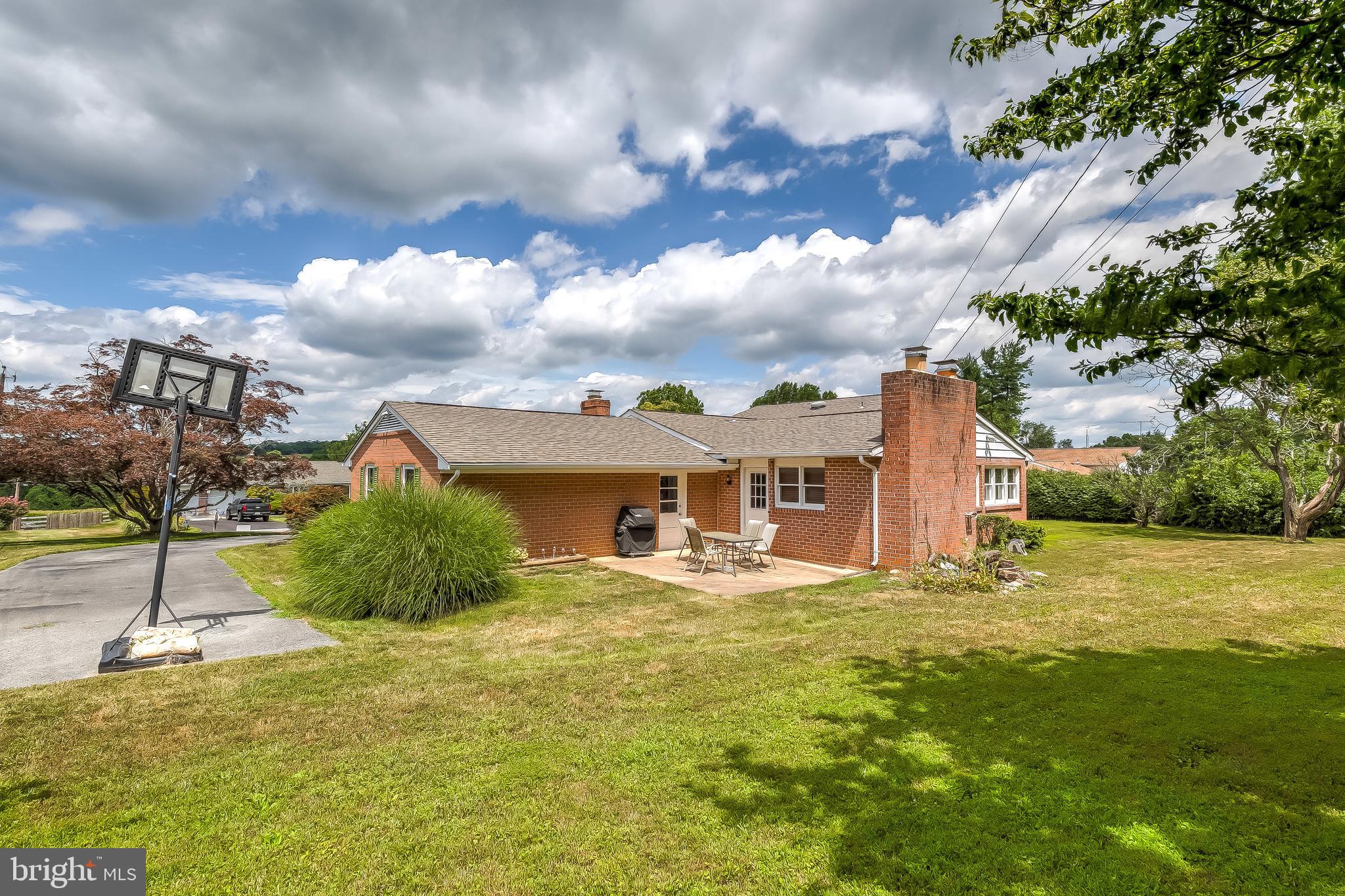 LONG MEADOWS - Residential