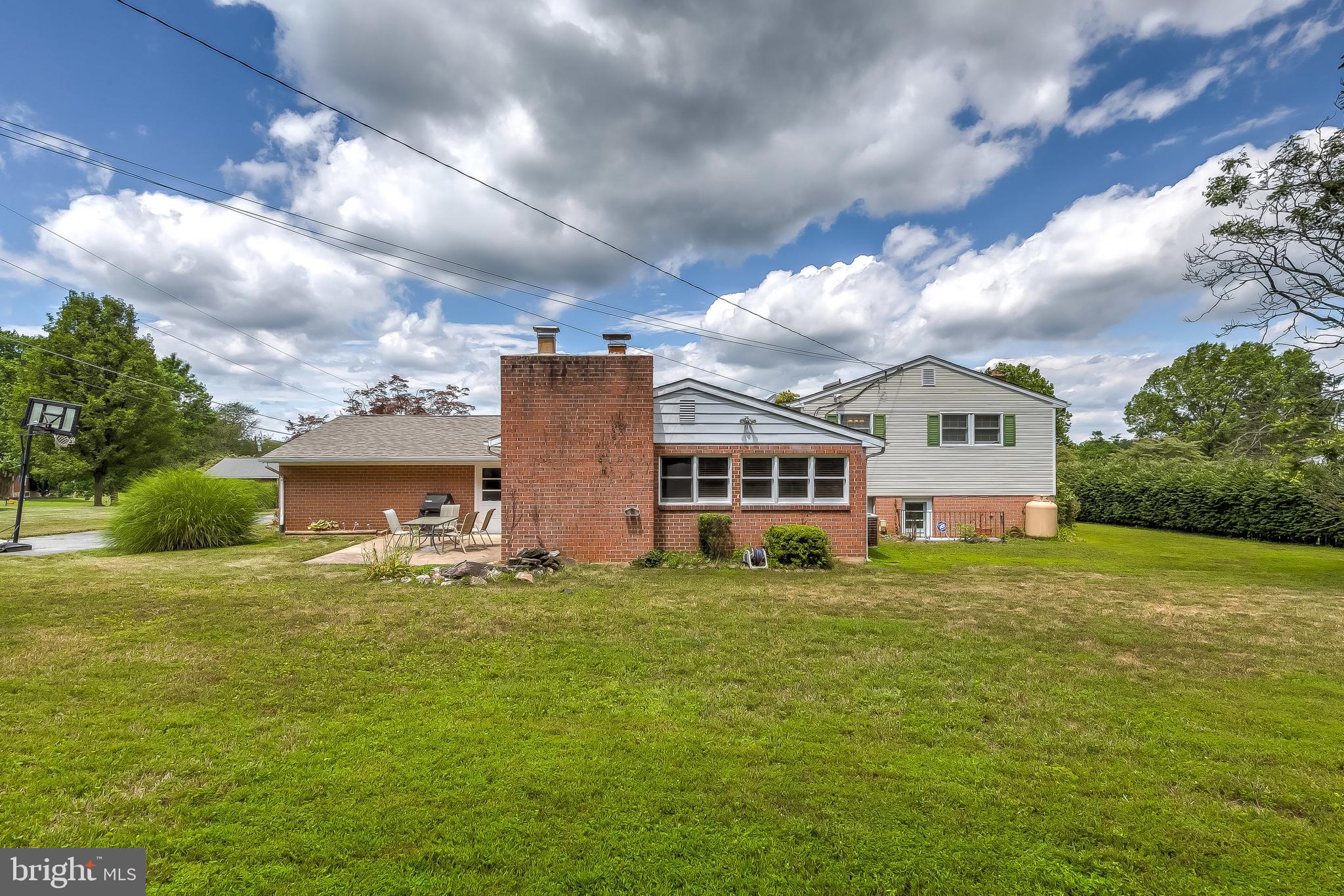 LONG MEADOWS - Residential