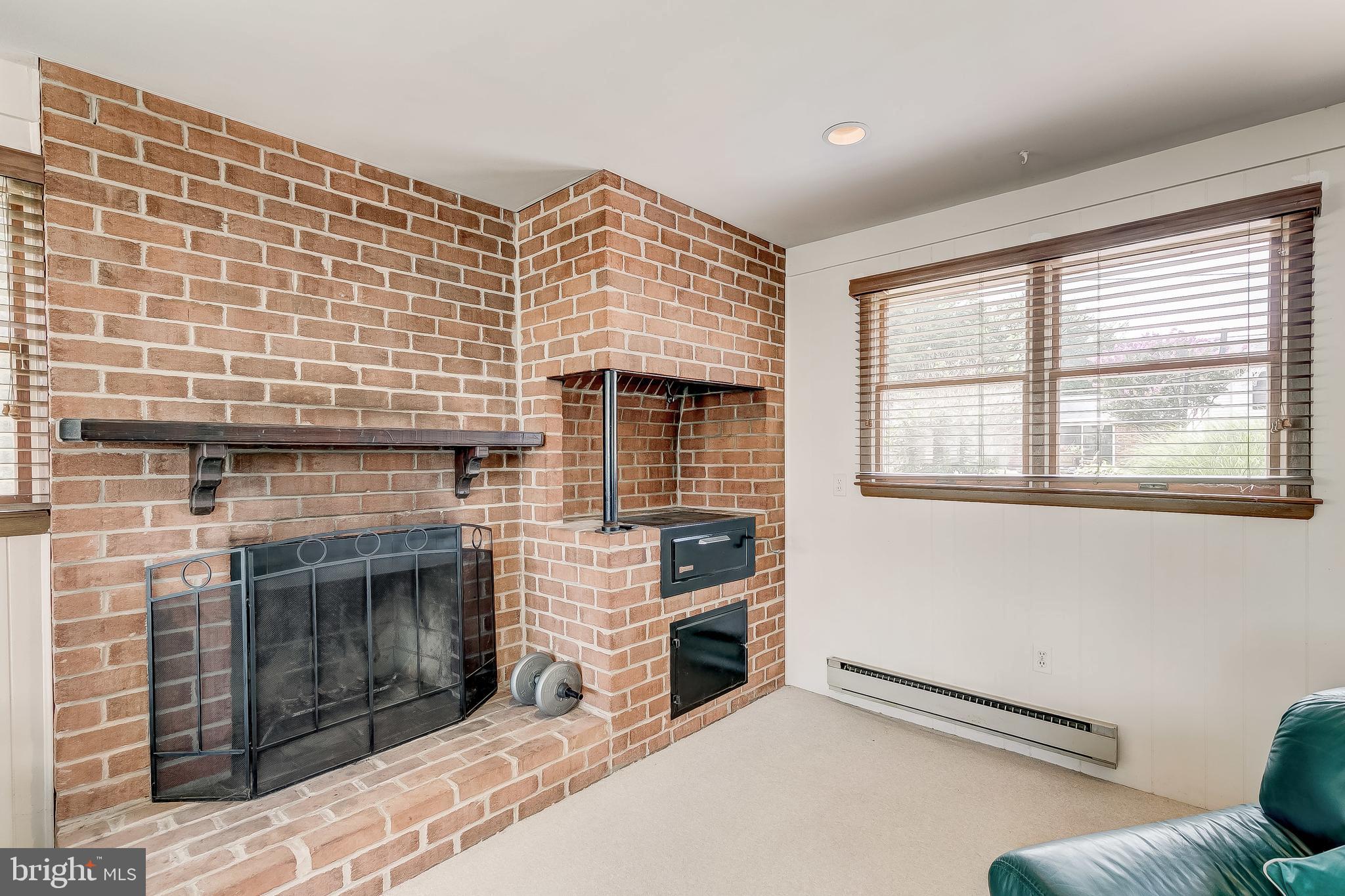 LONG MEADOWS - Residential