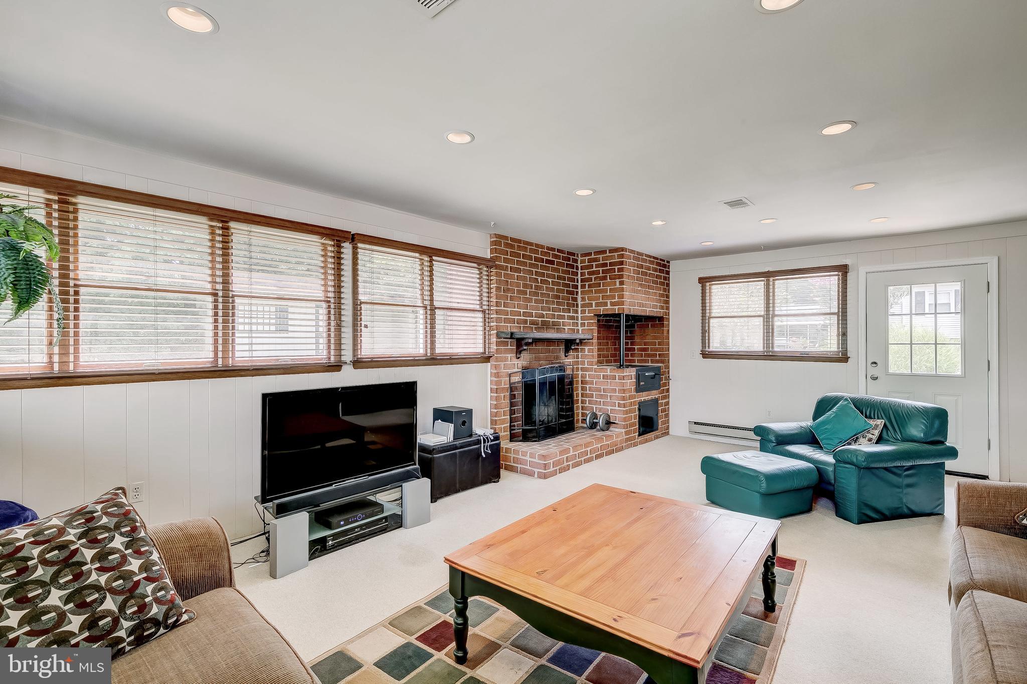 LONG MEADOWS - Residential