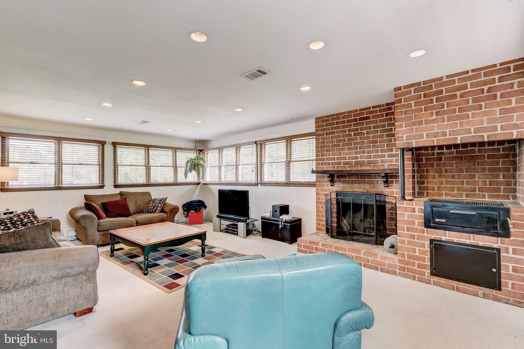 LONG MEADOWS - Residential