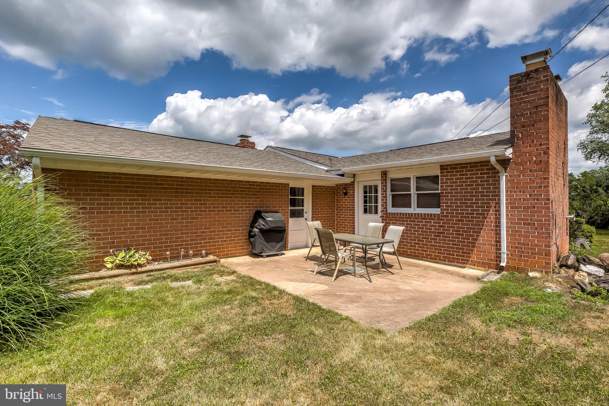 LONG MEADOWS - Residential