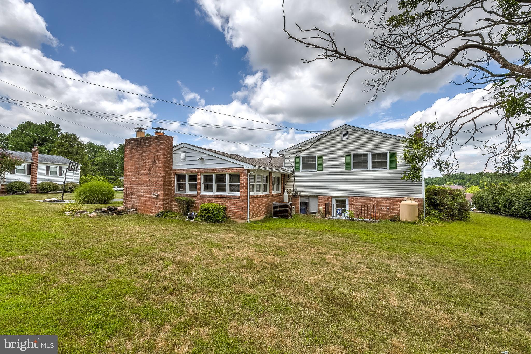 LONG MEADOWS - Residential