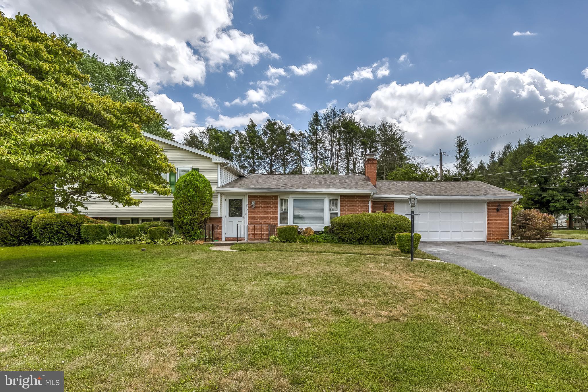 LONG MEADOWS - Residential