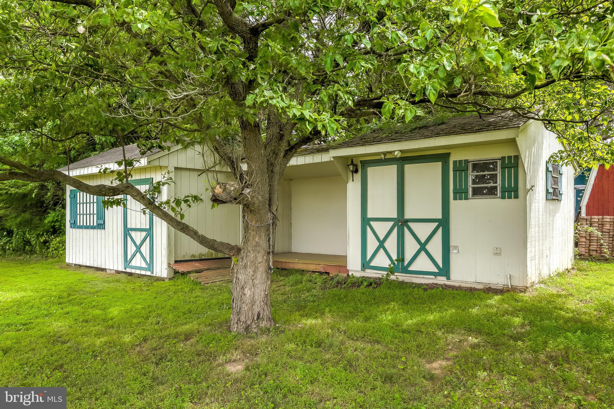 LONG MEADOWS - Residential