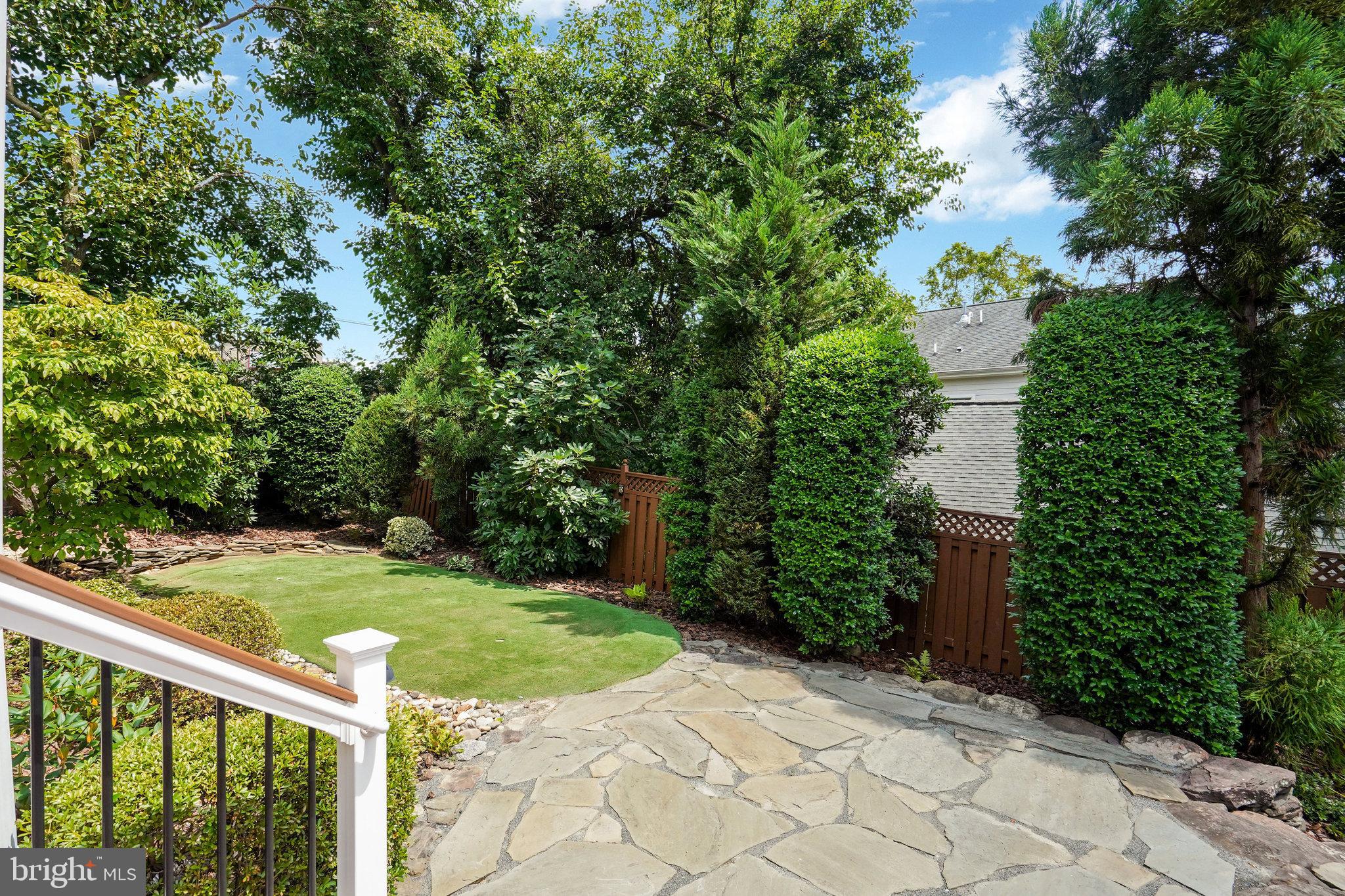 BERKSHIRE OAKWOOD - Residential