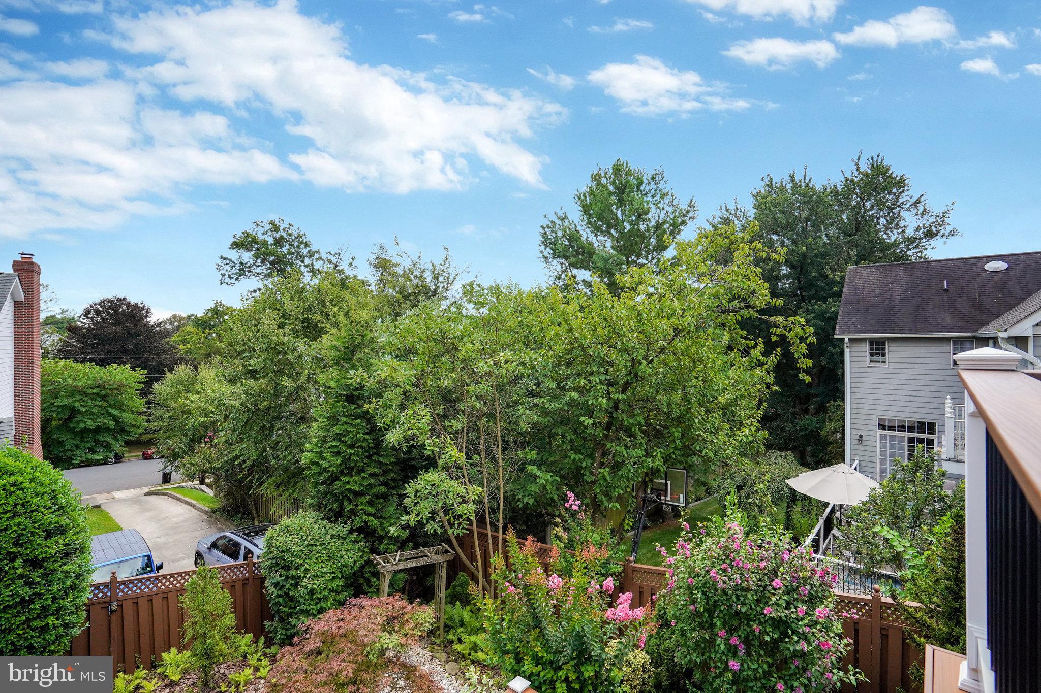 BERKSHIRE OAKWOOD - Residential