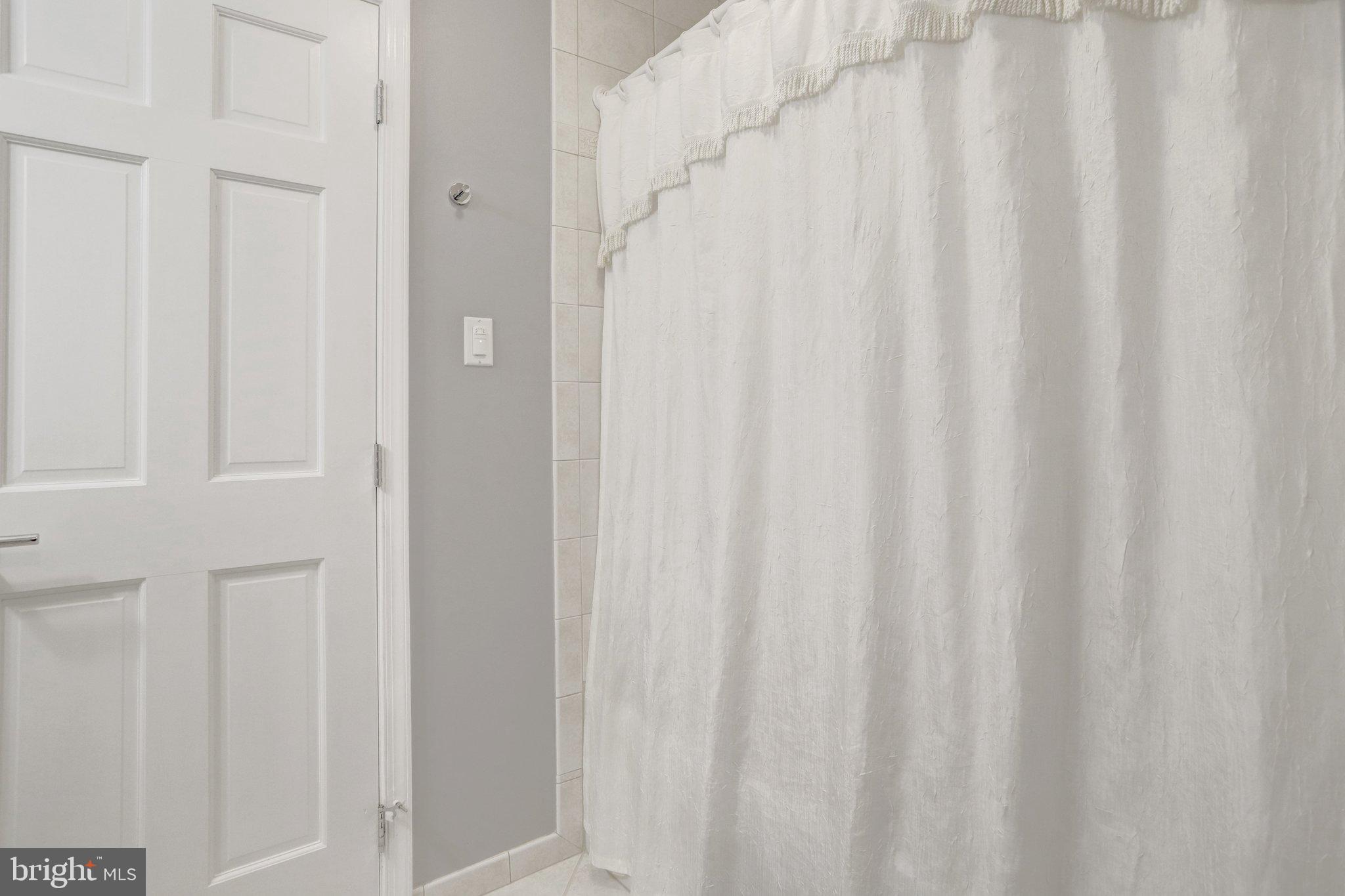 BERKSHIRE OAKWOOD - Residential