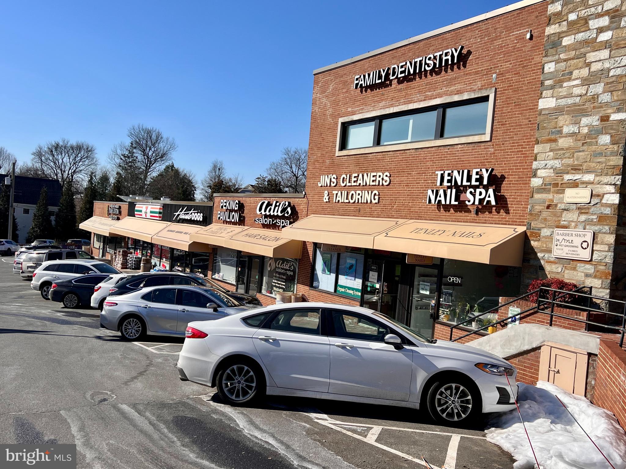 BERKSHIRE OAKWOOD - Residential