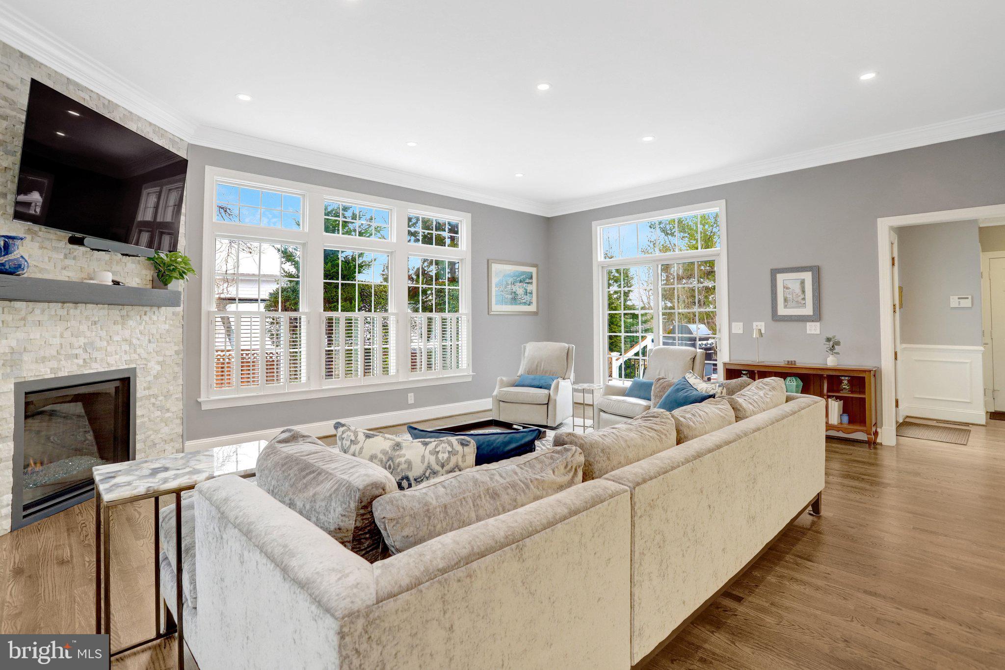 BERKSHIRE OAKWOOD - Residential