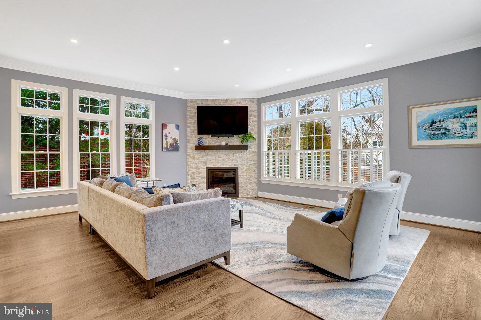 BERKSHIRE OAKWOOD - Residential