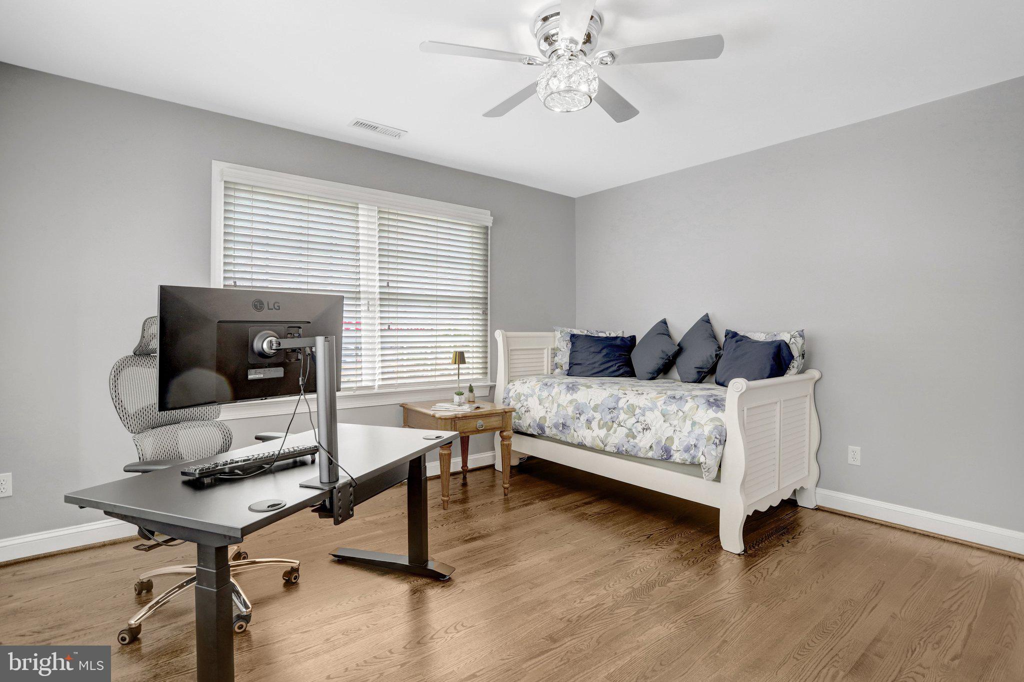 BERKSHIRE OAKWOOD - Residential