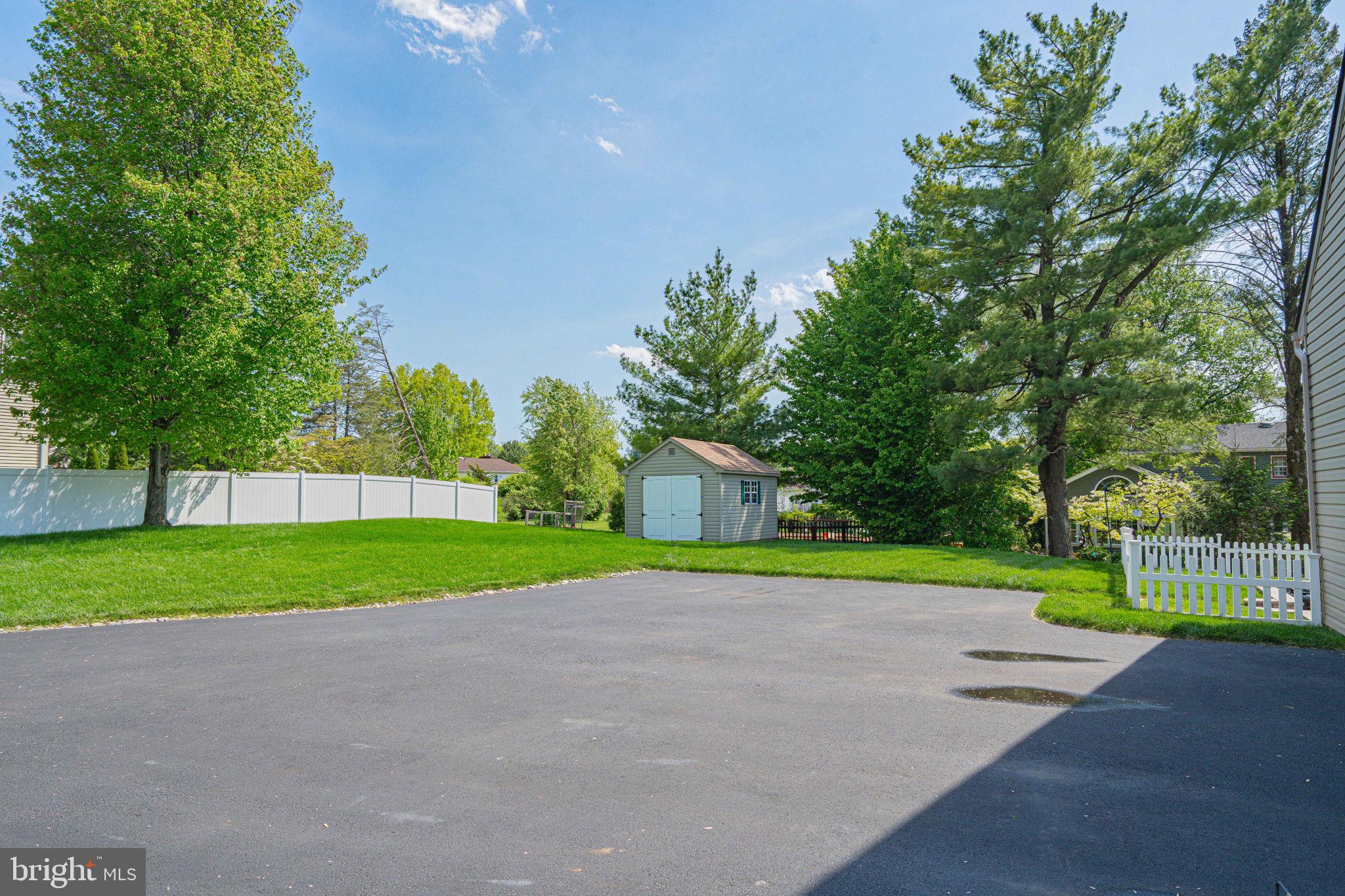CLEARVIEW MANOR - Residential