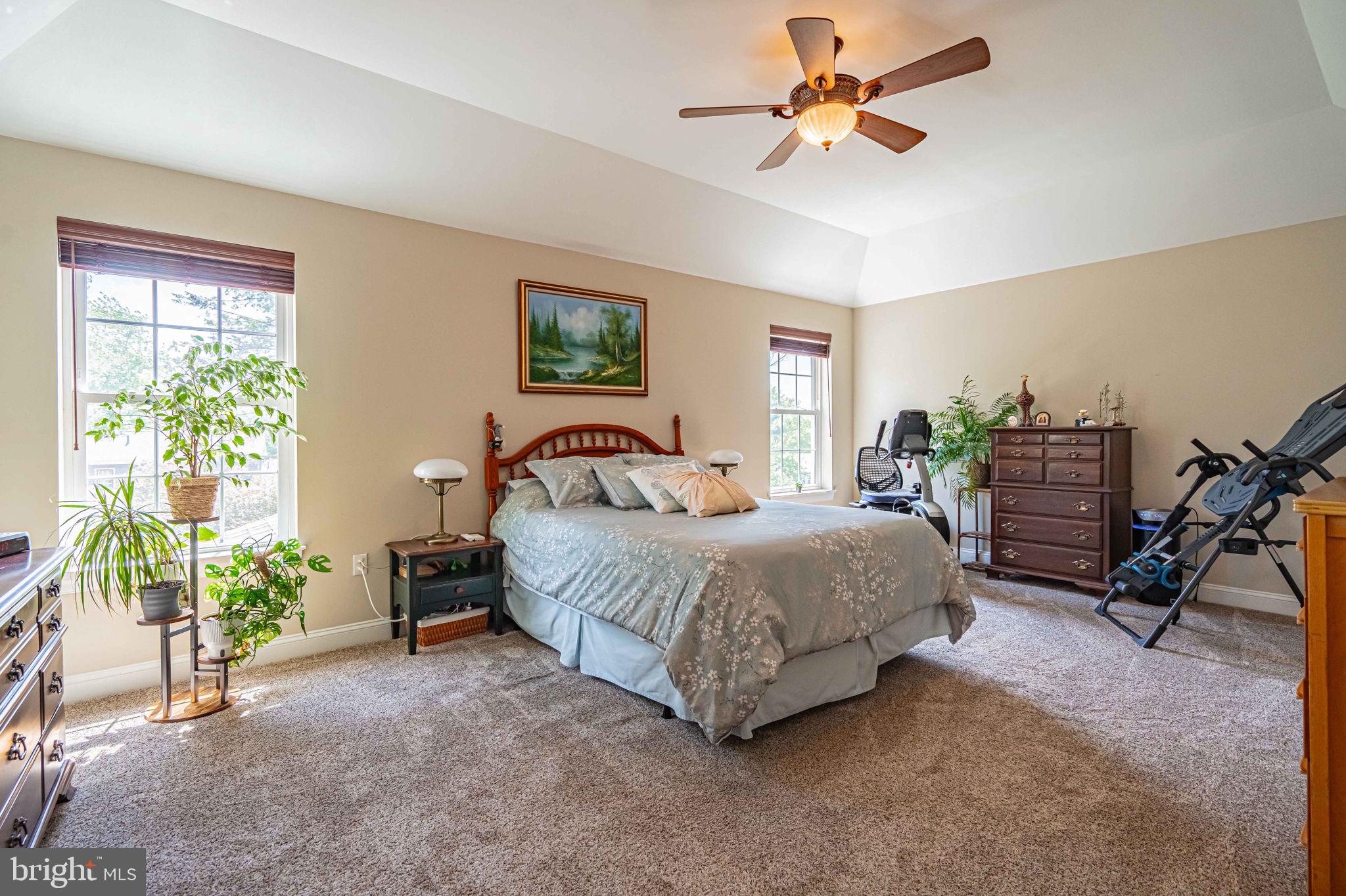 CLEARVIEW MANOR - Residential
