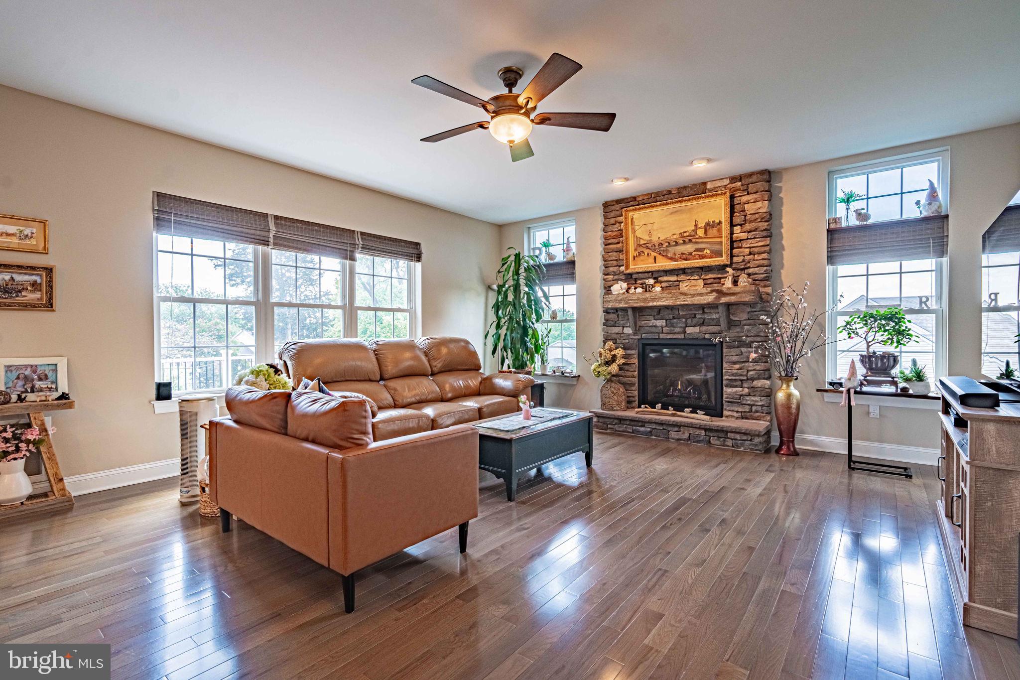 CLEARVIEW MANOR - Residential