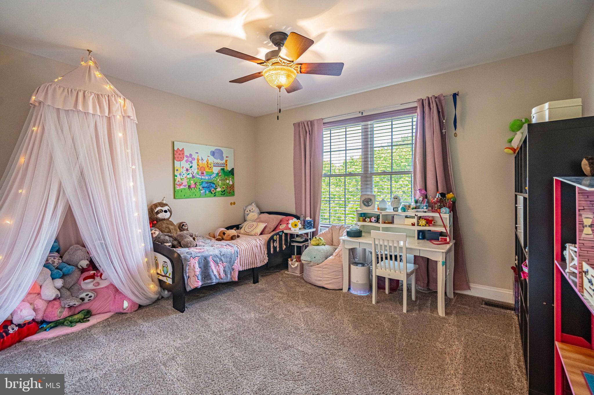 CLEARVIEW MANOR - Residential