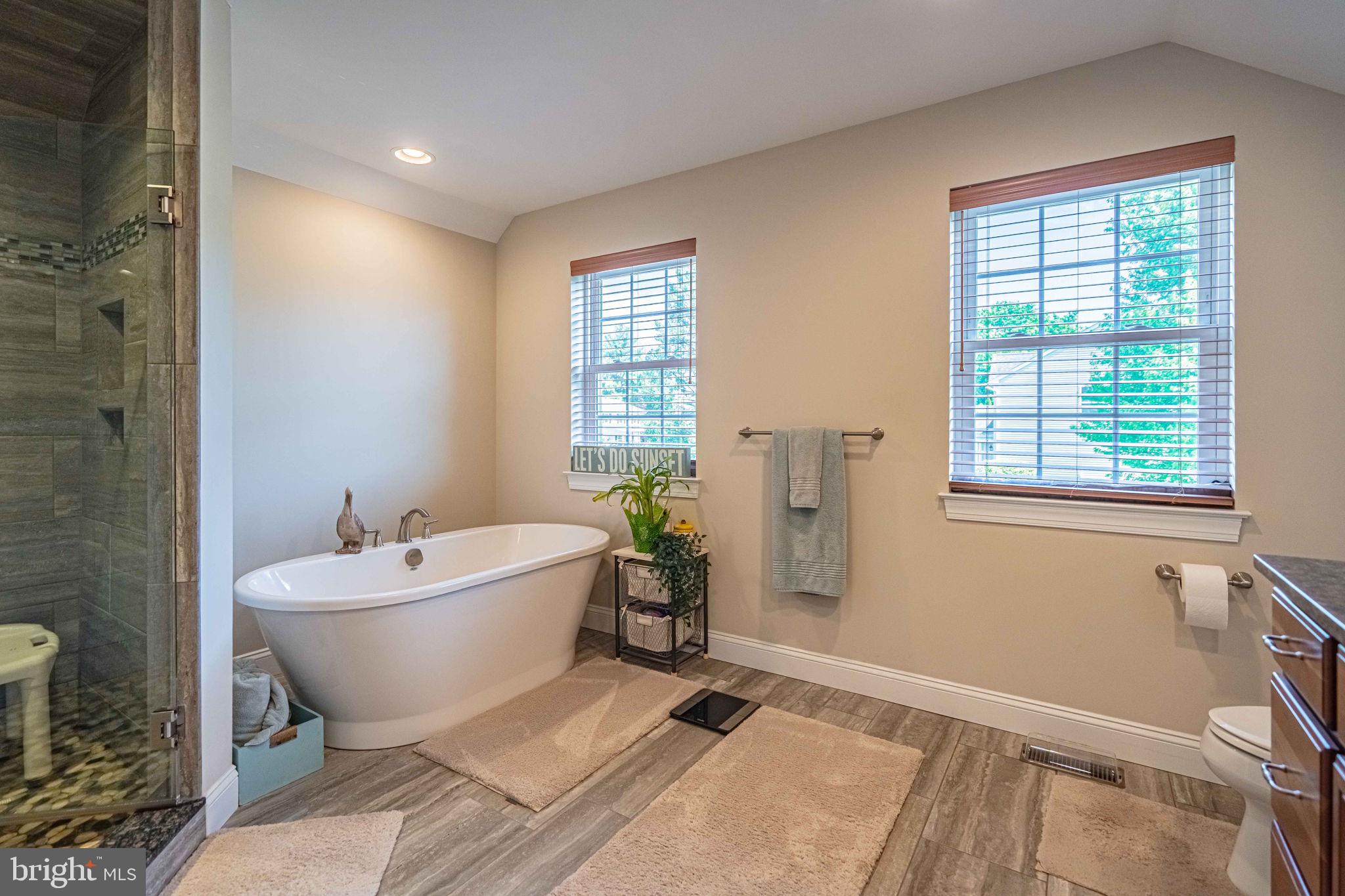 CLEARVIEW MANOR - Residential