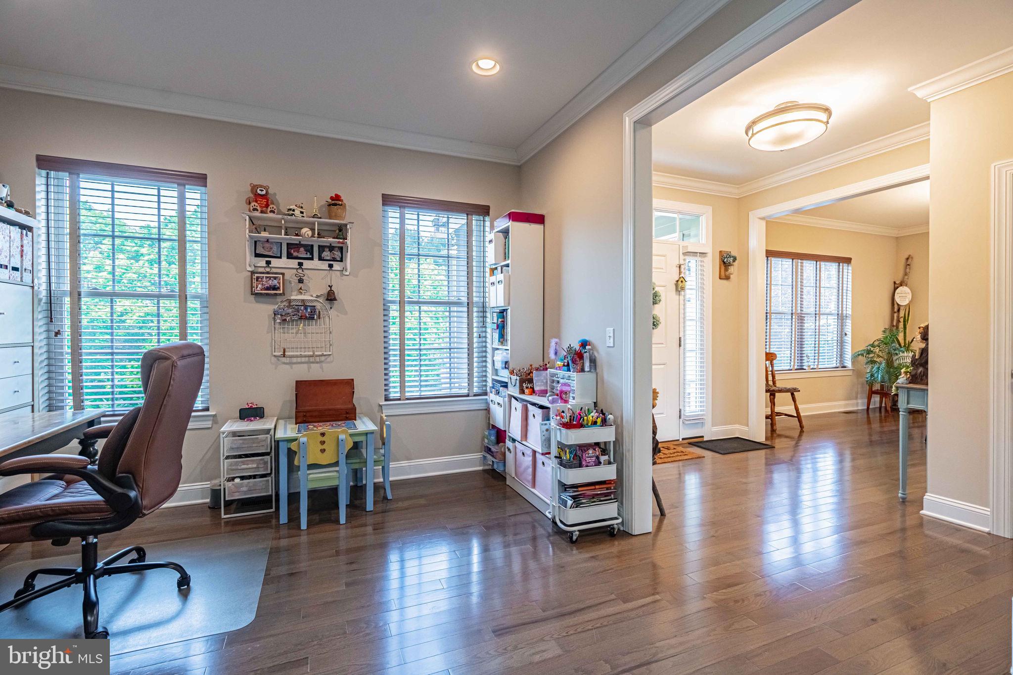 CLEARVIEW MANOR - Residential