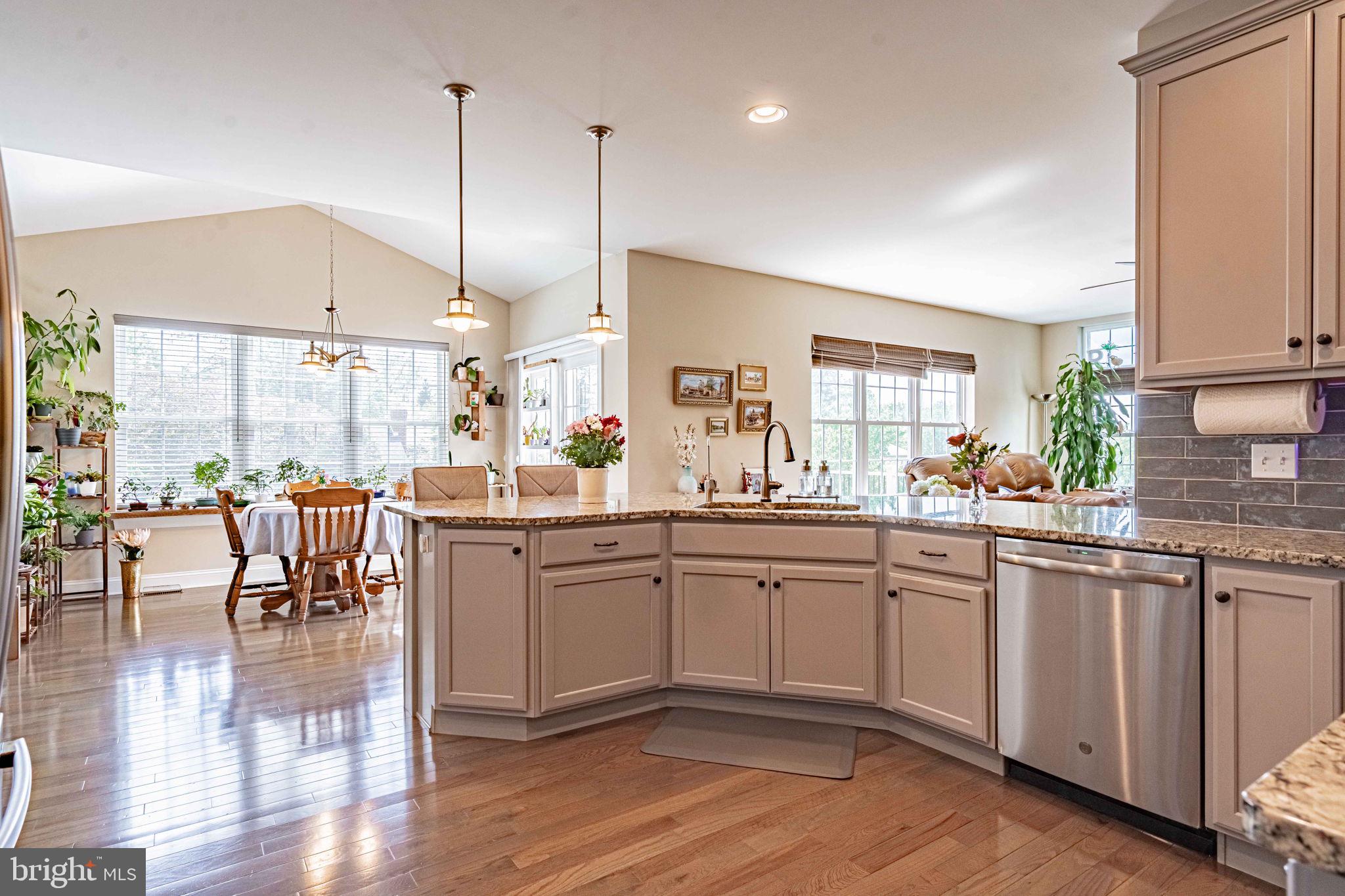 CLEARVIEW MANOR - Residential