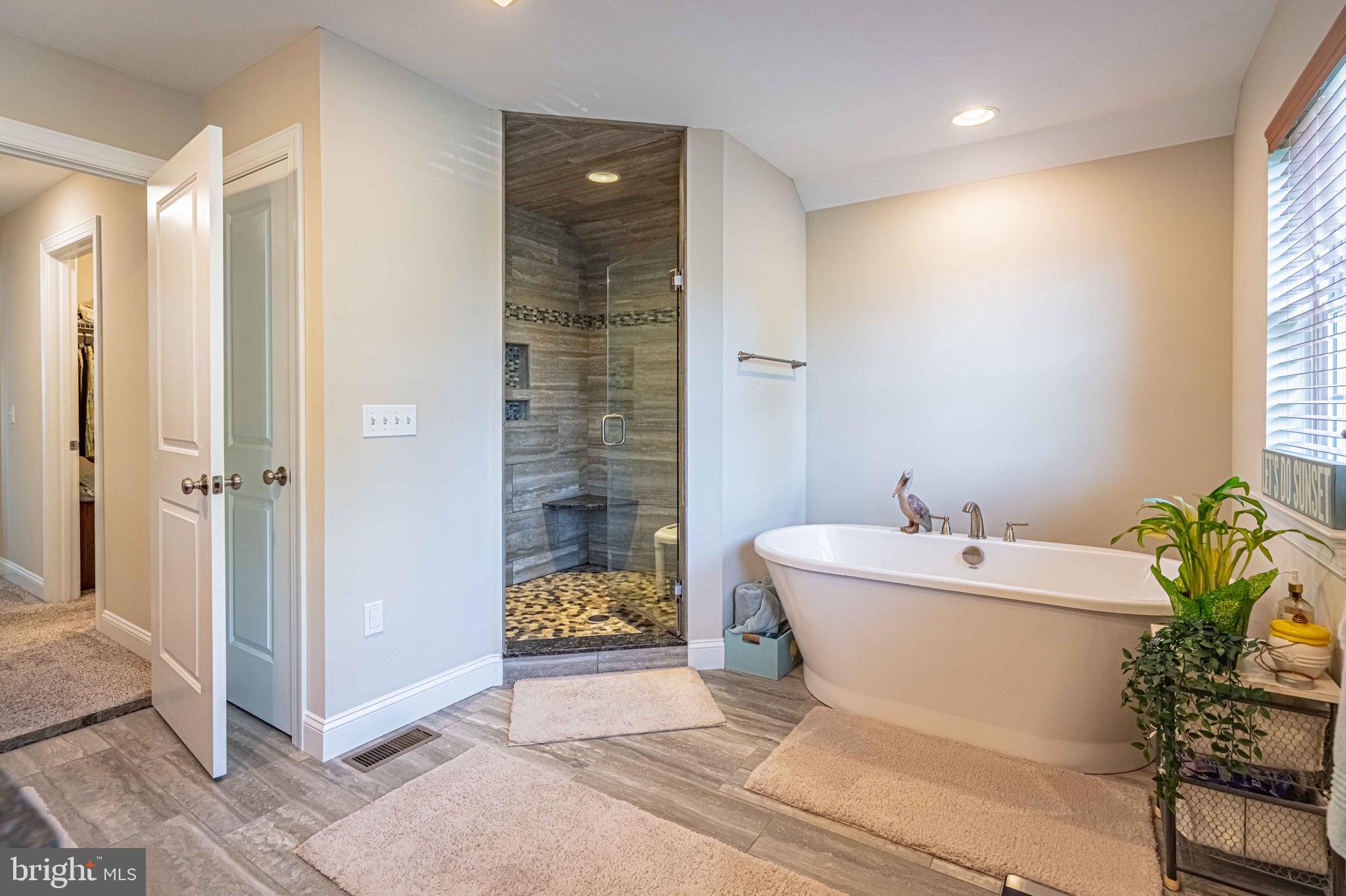 CLEARVIEW MANOR - Residential