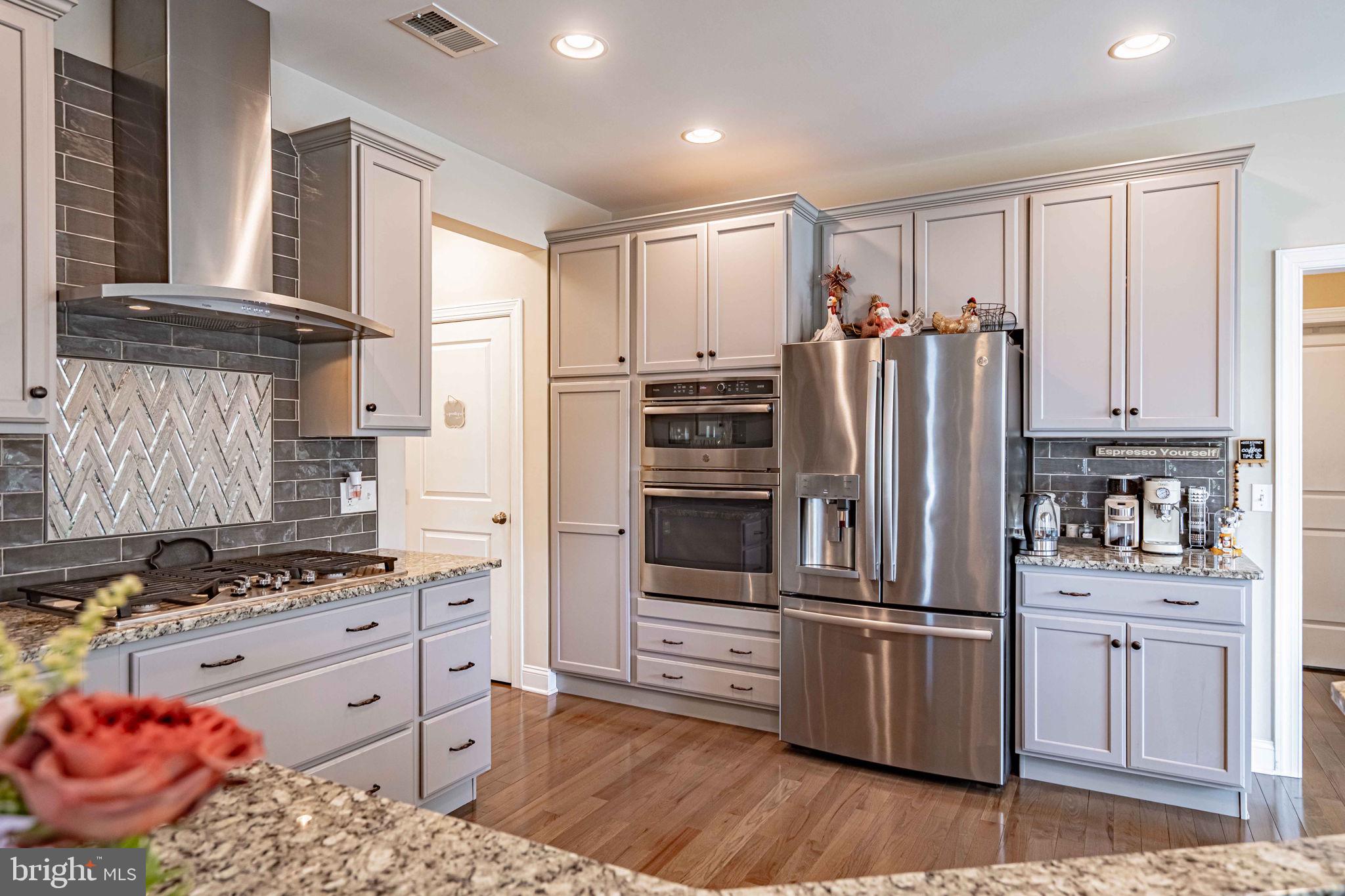 CLEARVIEW MANOR - Residential