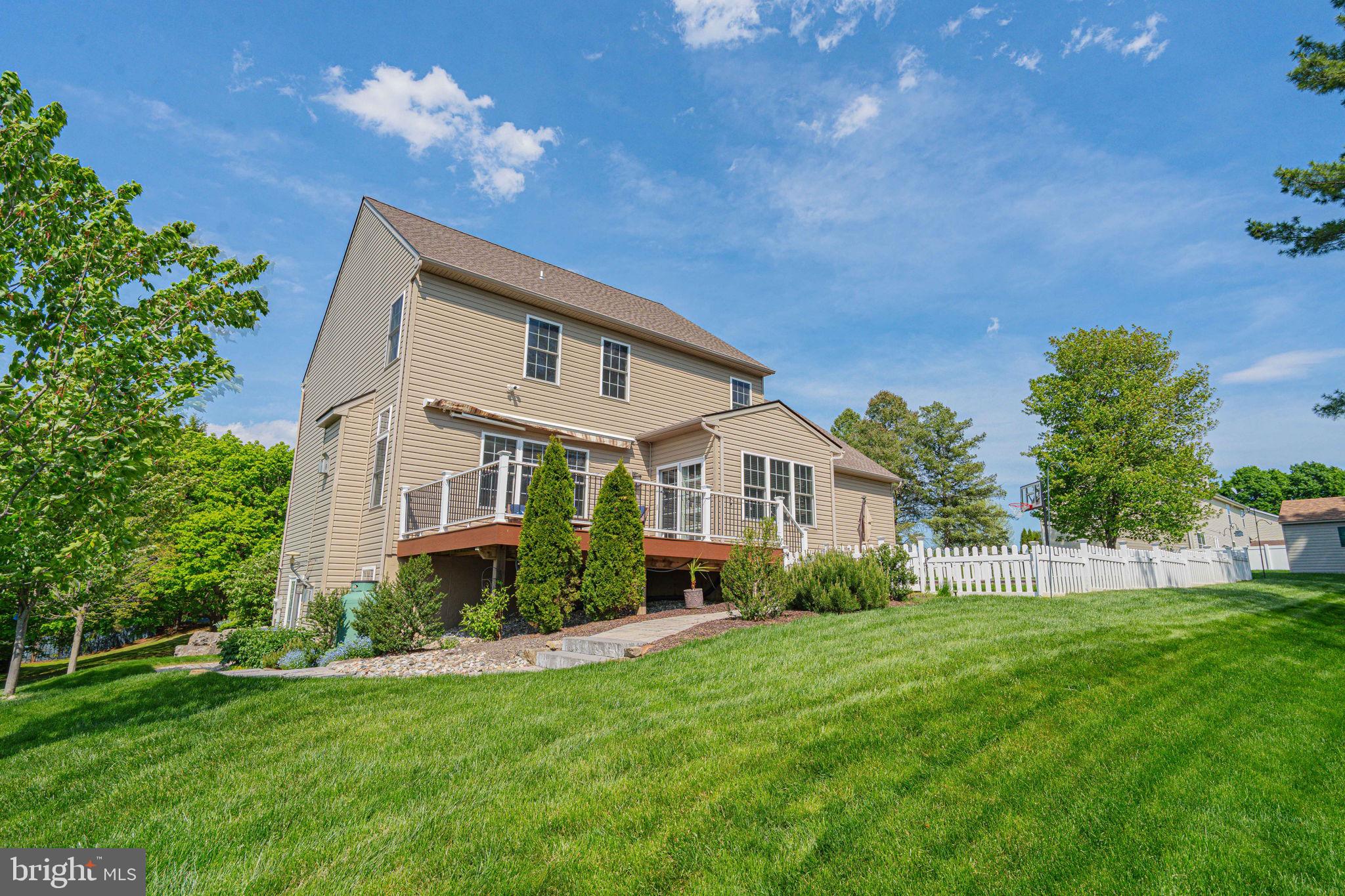 CLEARVIEW MANOR - Residential