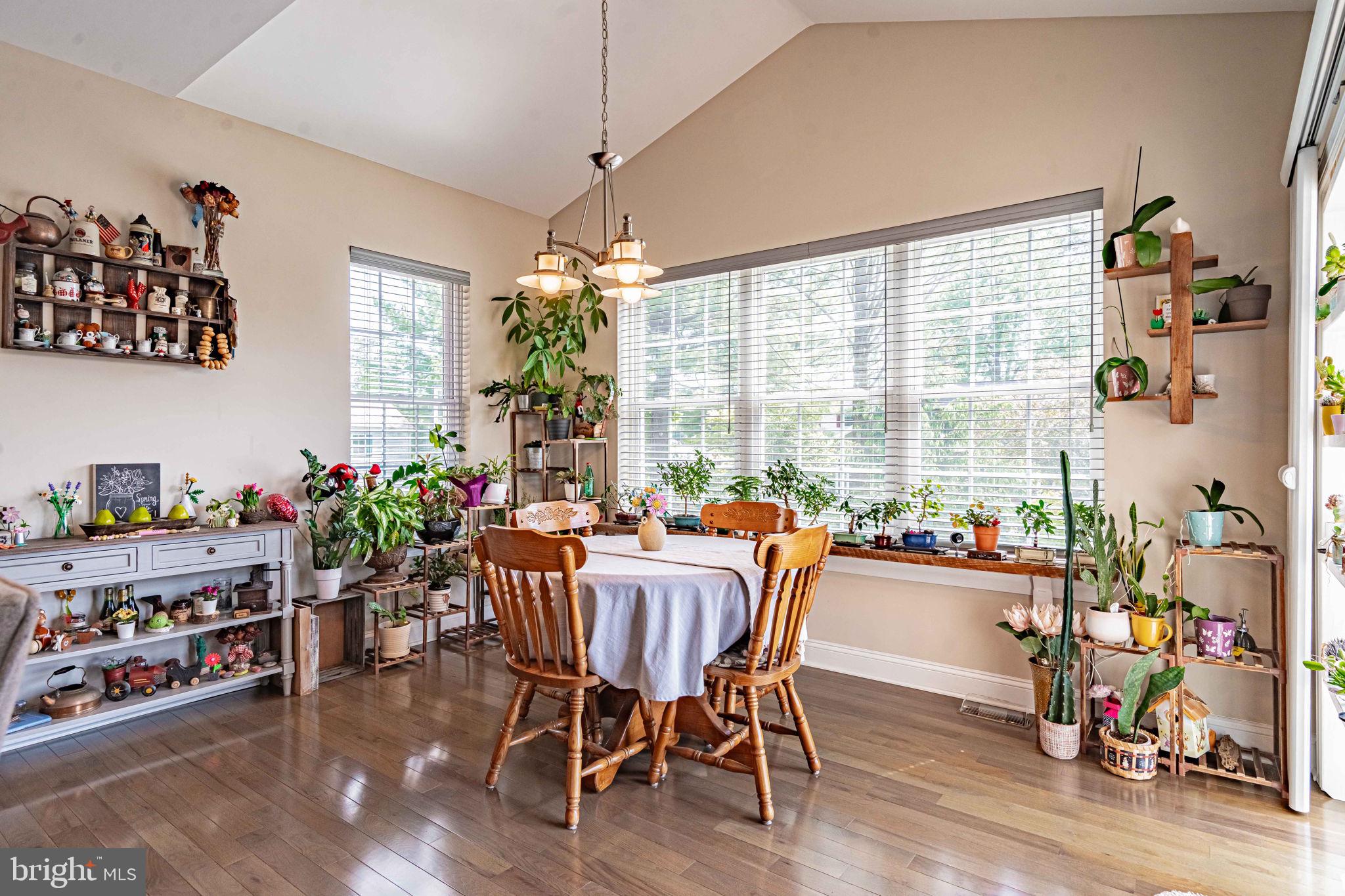 CLEARVIEW MANOR - Residential