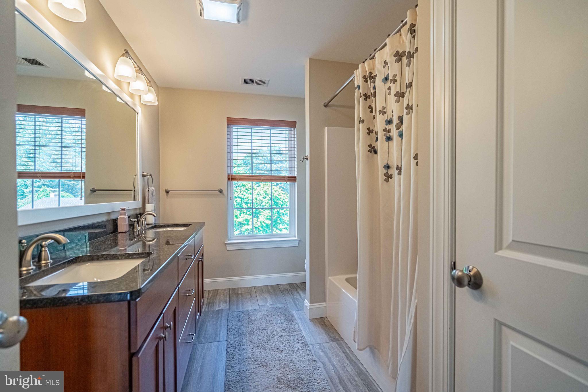 CLEARVIEW MANOR - Residential