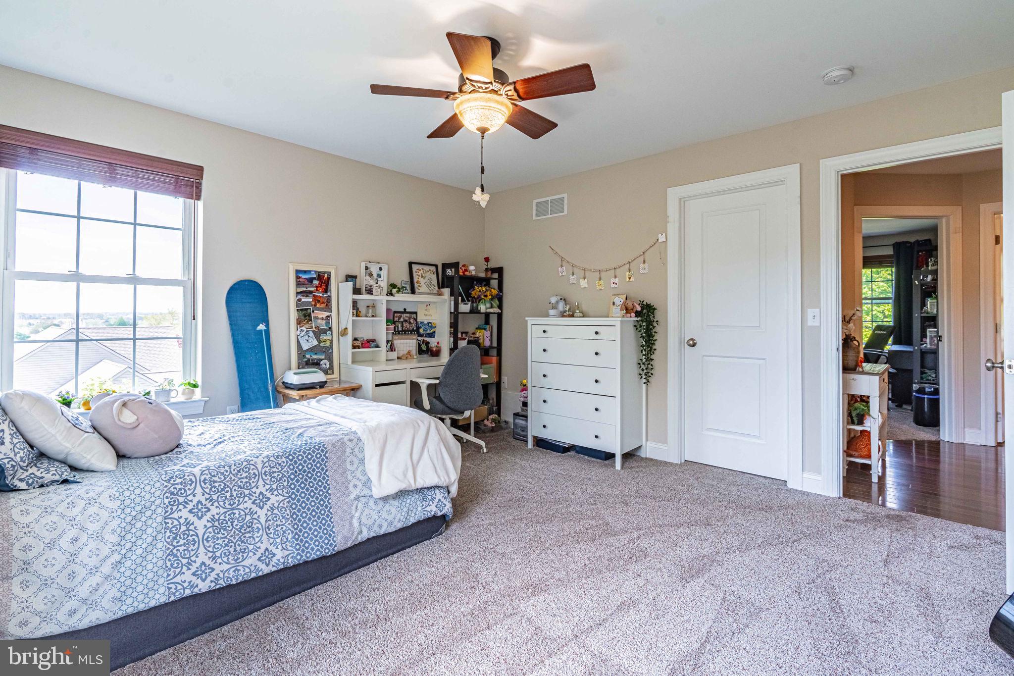 CLEARVIEW MANOR - Residential