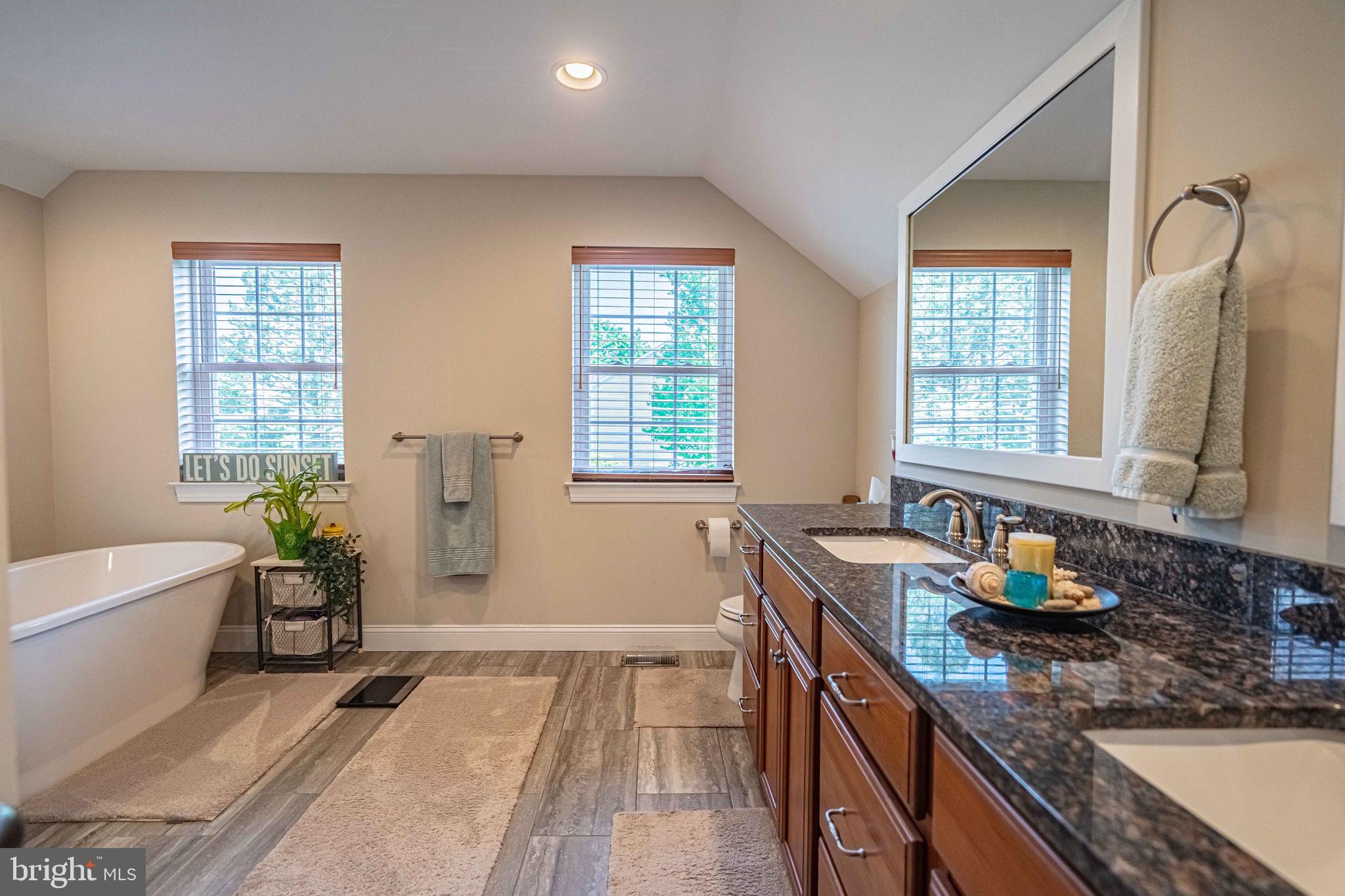 CLEARVIEW MANOR - Residential