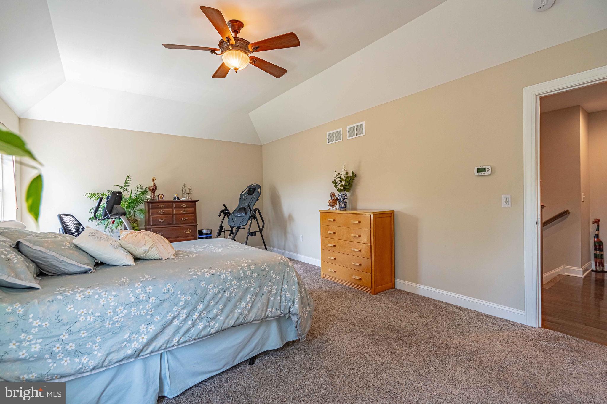 CLEARVIEW MANOR - Residential