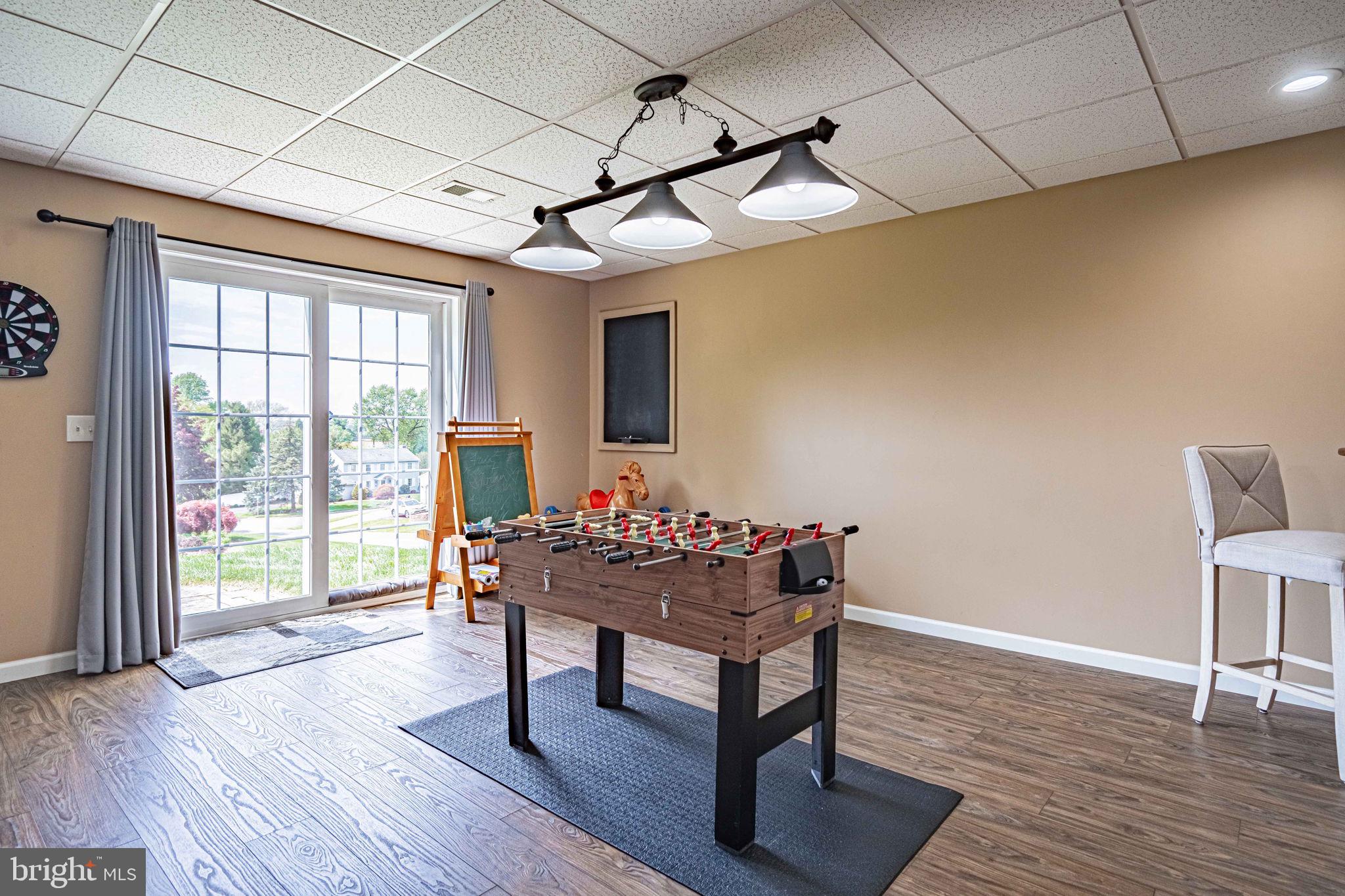 CLEARVIEW MANOR - Residential