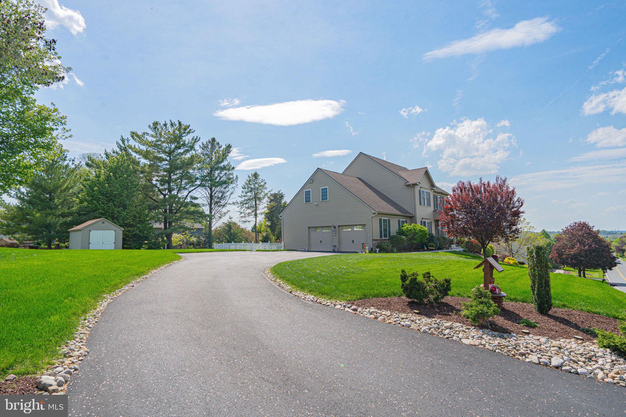 CLEARVIEW MANOR - Residential