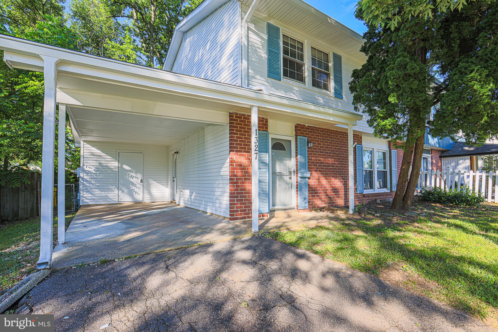 1327 FARRARA DRIVE