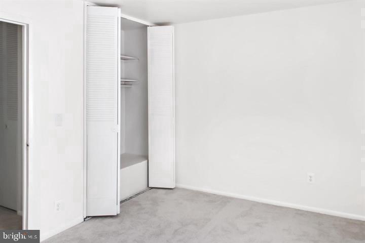 OAK MANOR TWN HSE CONDO - Residential