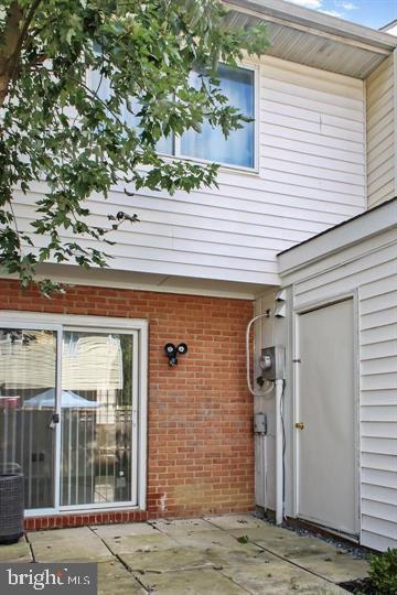 OAK MANOR TWN HSE CONDO - Residential