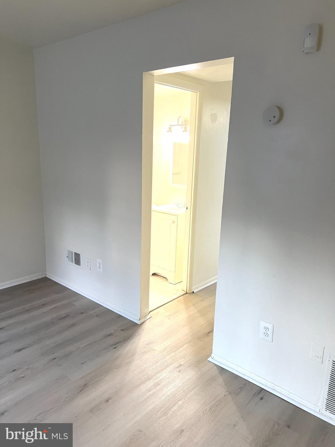 OAK MANOR TWN HSE CONDO - Residential