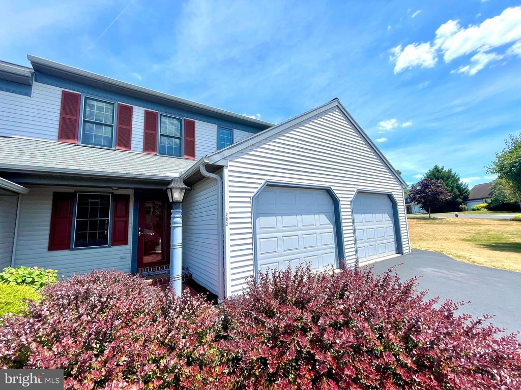 Photo of 282 Sand Court, Ephrata, PA 17522 (MLS # PALA2053376)