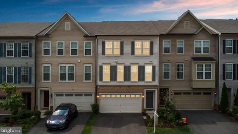 Townhouse For Sale - 8211 Handsome Joe Lane<br/> Prince William County, MANASSAS, VA 20111