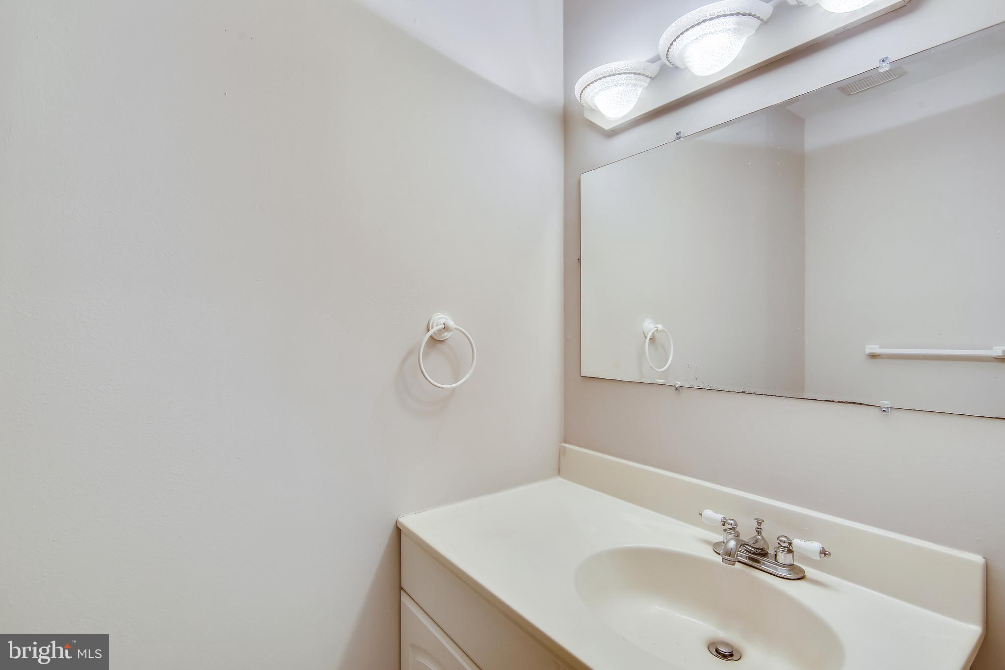 QUINCE ORCHARD ESTATES - Residential Lease