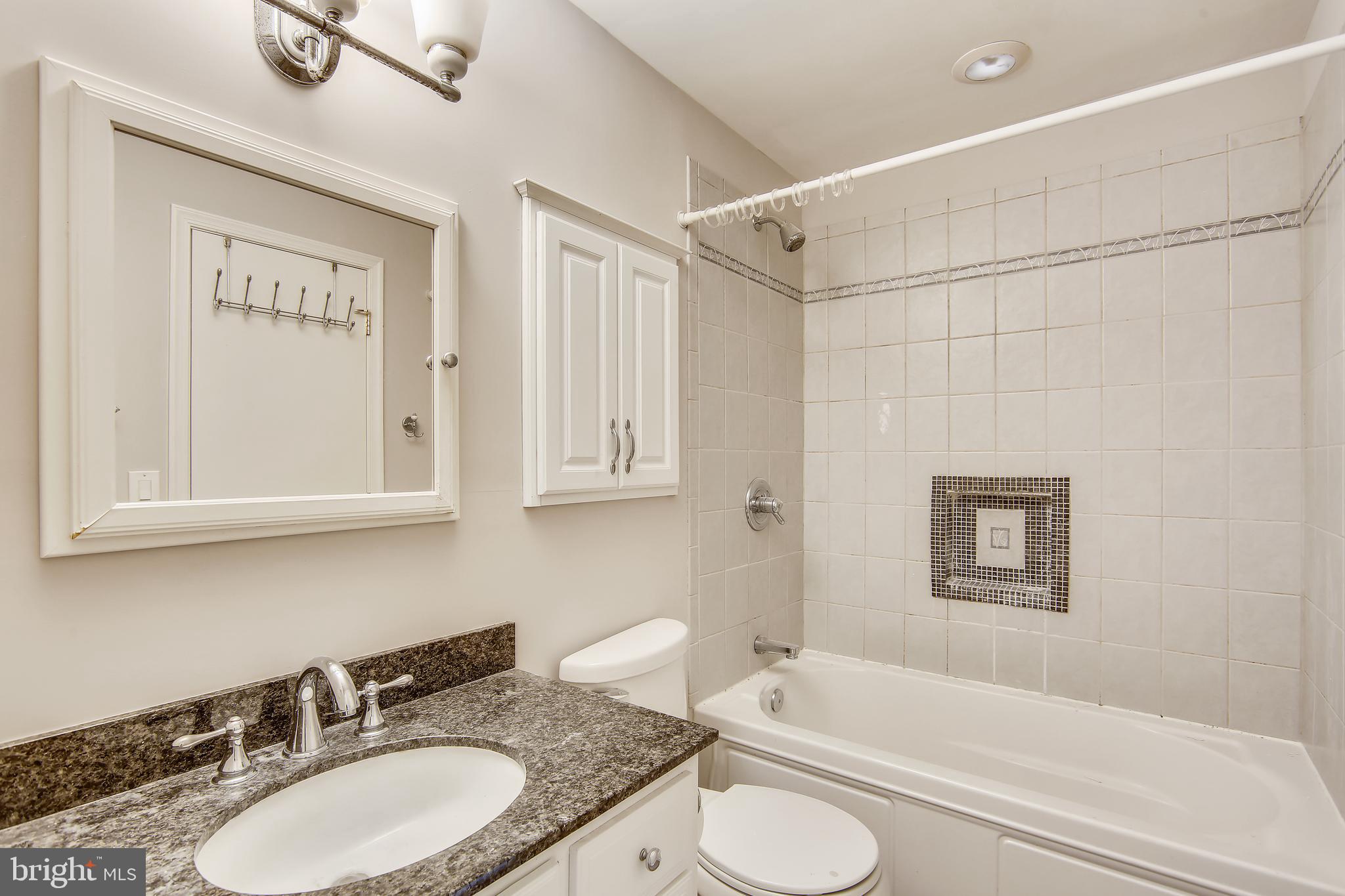 QUINCE ORCHARD ESTATES - Residential Lease