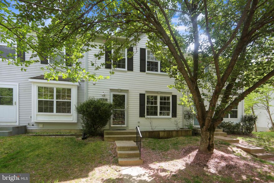 GOOD CREDIT SCORES IS A MUST!!  AVAILABLE FEBUARY 1ST 2023, SHOWING STARTS ON JANUARY 7TH! ONE OF SMALL GROUP OF TOWNHOUSES IN SINGLE FAMILY HOMES NEIGHBORHOOD -- BACKING TO PRIVACY OF WOODS. TOTALLY REMODELED! NEWER FLOORING ON UPPER LEVEL AND LOWER LEVEL. KIT W/ GRANITE, CERAMIC FLR, GRANITE/CERAMIC/RADIANT HEAT FLR IN UP BATH + WHIRLPOOL TUB/SEP SHOWER/CORIAN DOUBLE SINK IN LOWER BATH. GREAT LOCATION !!