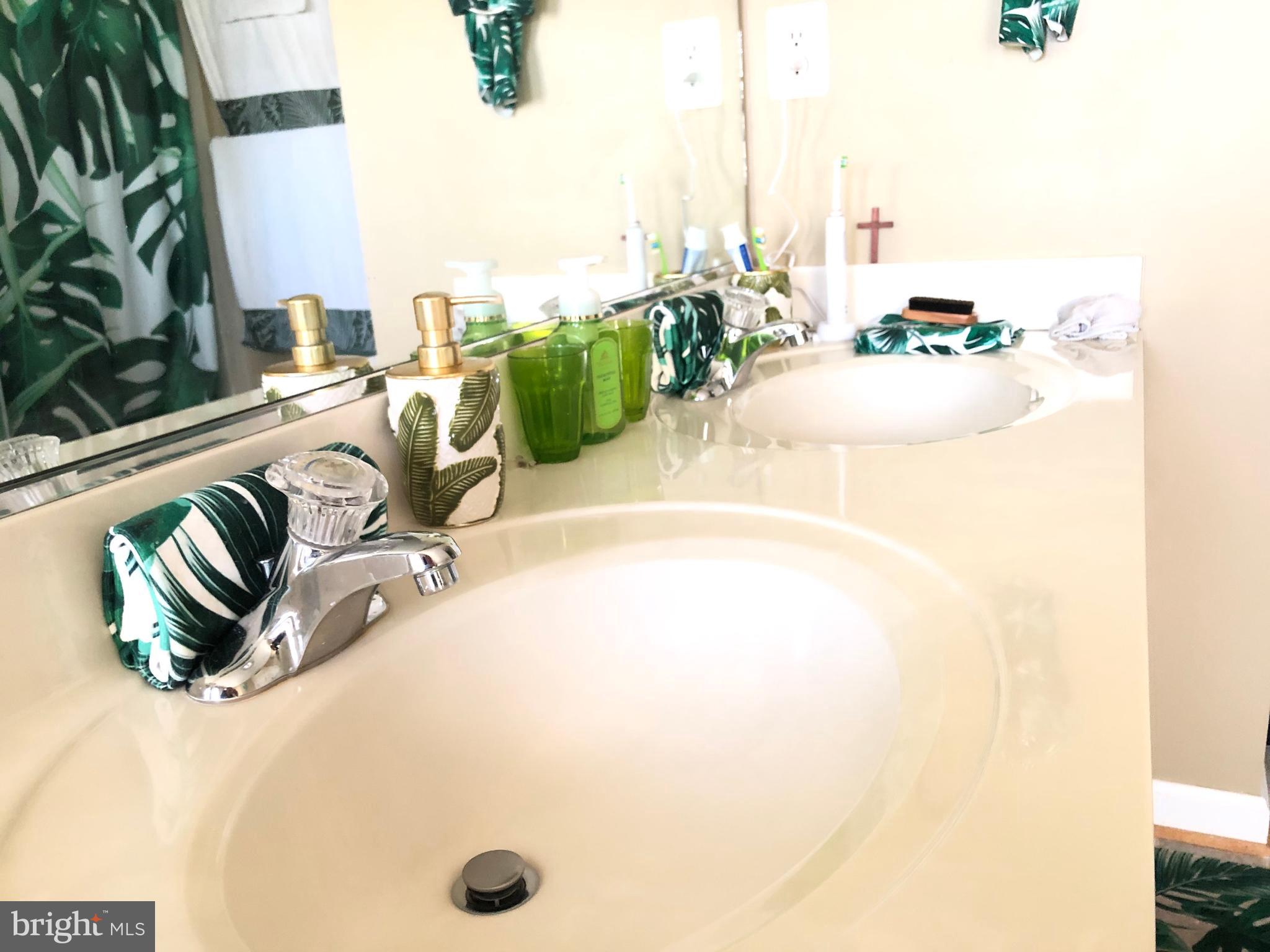 ROLLING MEADOWS - Residential