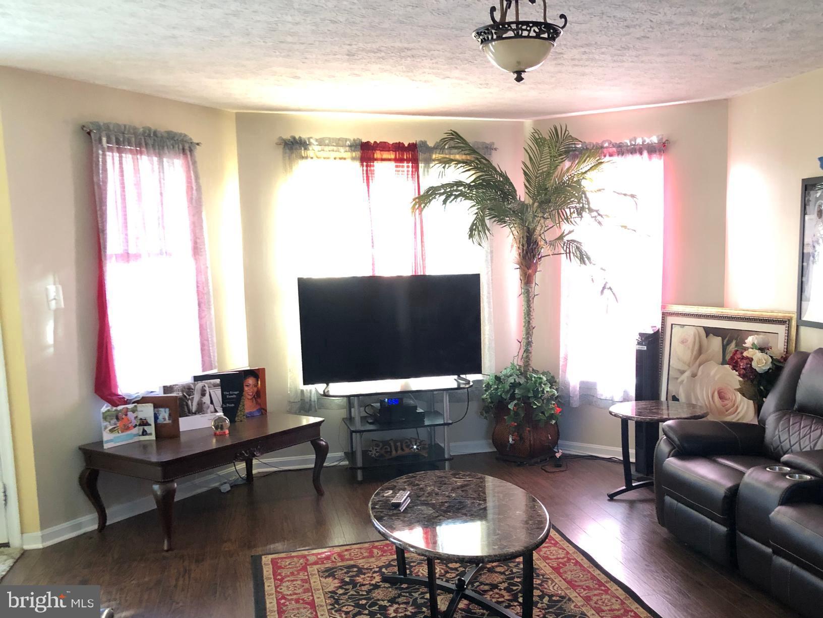 ROLLING MEADOWS - Residential