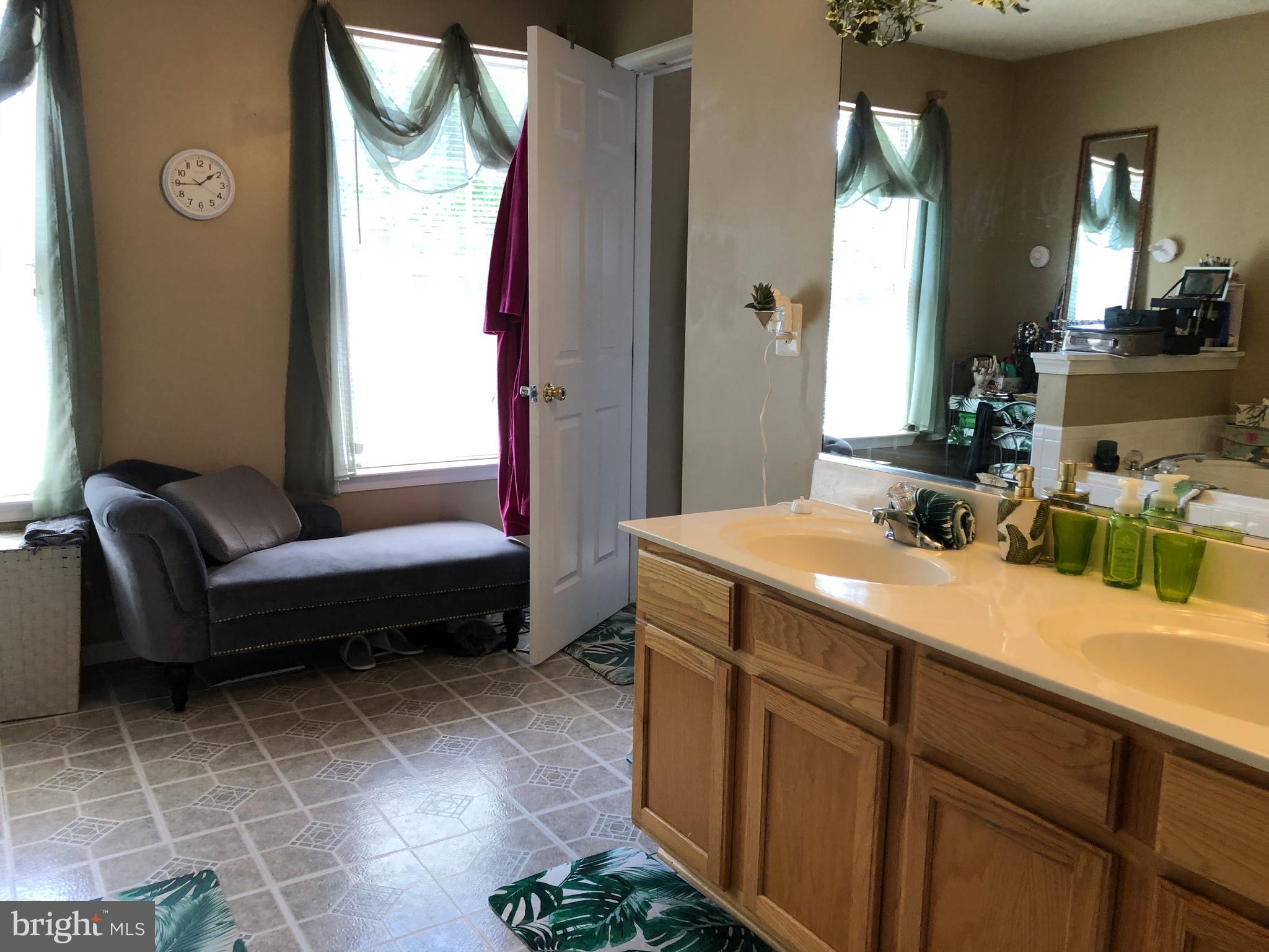 ROLLING MEADOWS - Residential