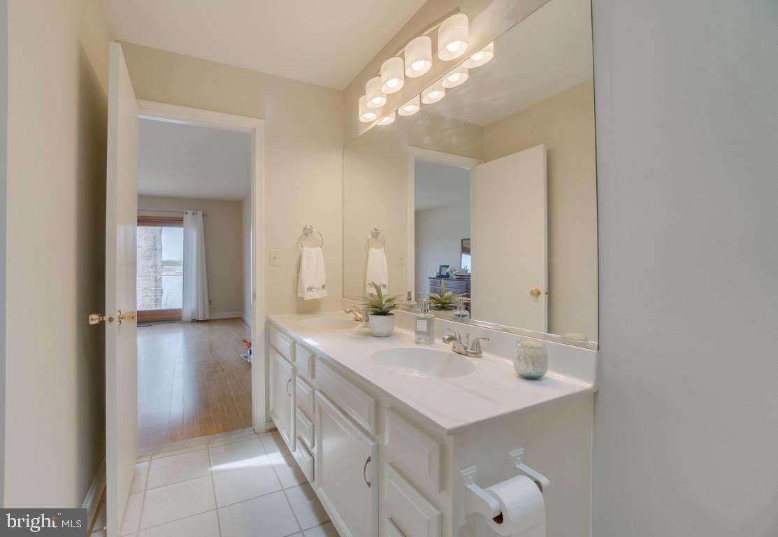 LAKE OF THE WOODS - Residential