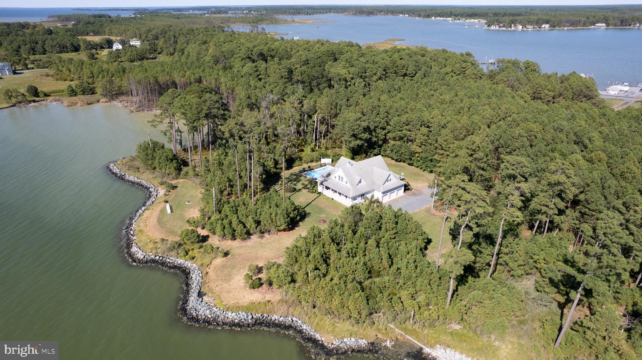RAGGED POINT - Residential