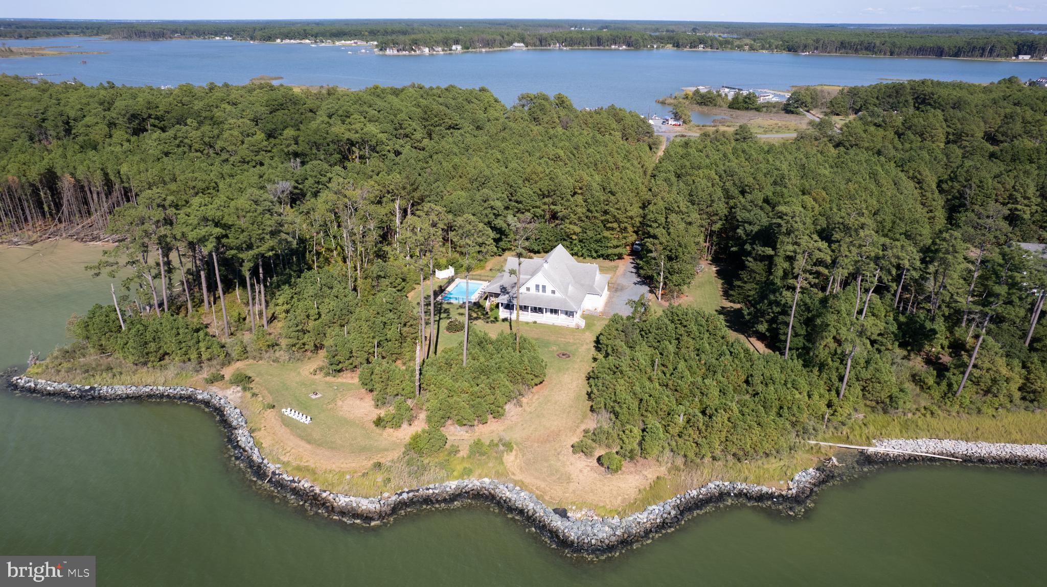 RAGGED POINT - Residential