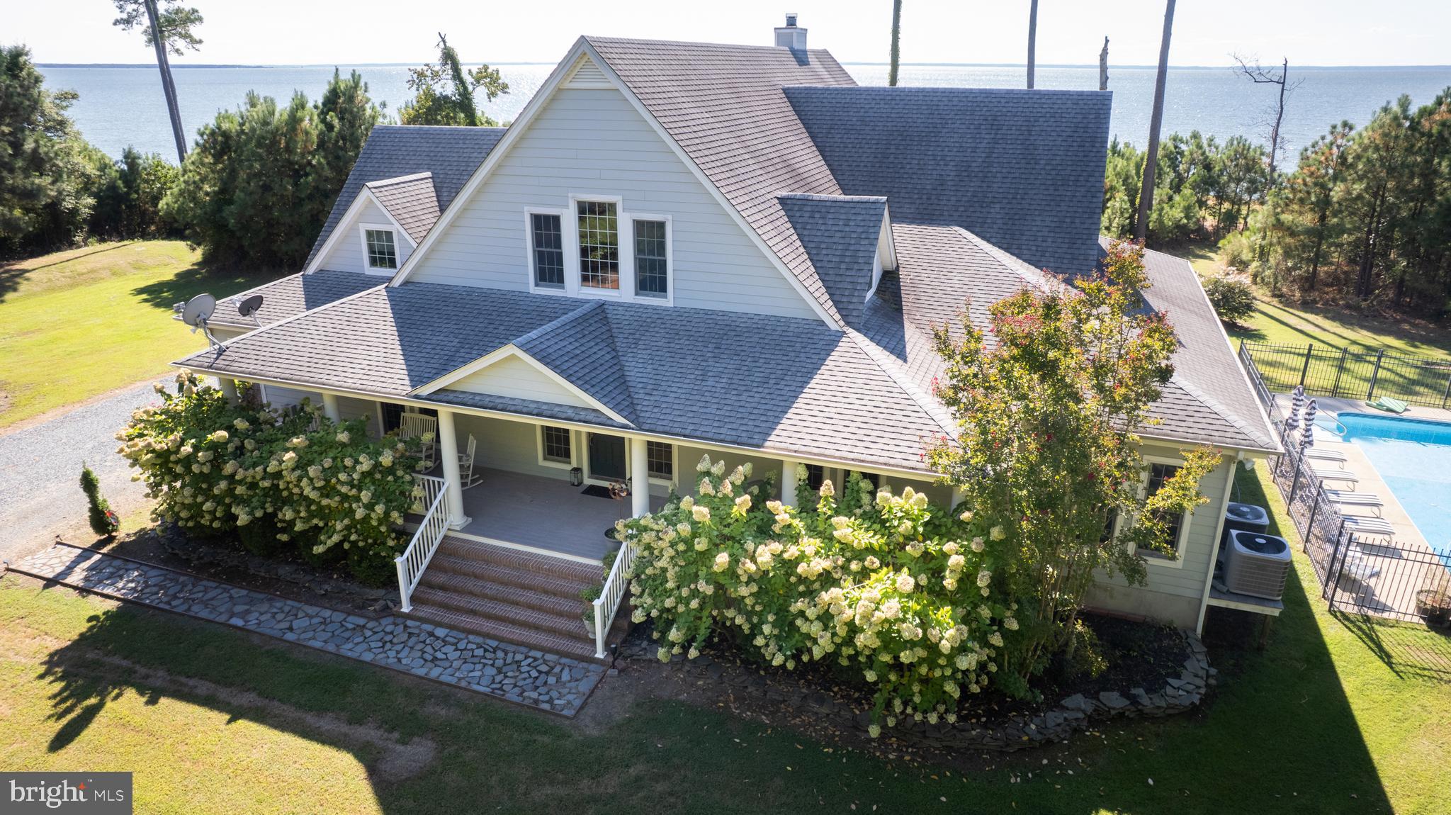RAGGED POINT - Residential