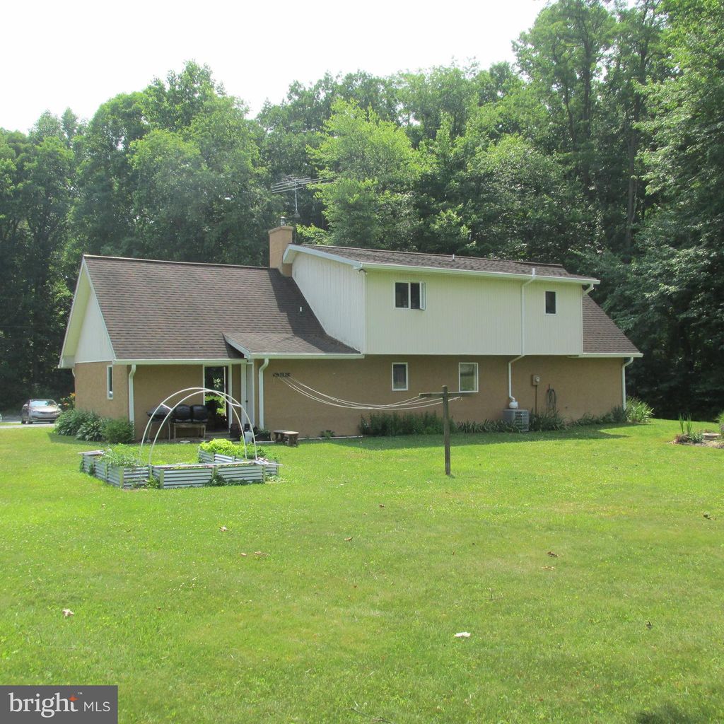 Photo of 896 SIMMONTOWN RD, GAP, PA 17527 (MLS # PALA2036644)